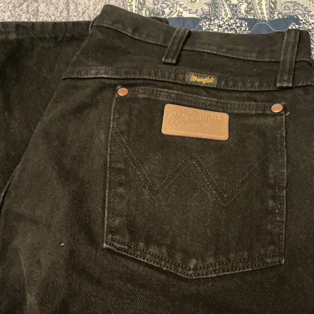 2 pair black men’s wrangler jeeams